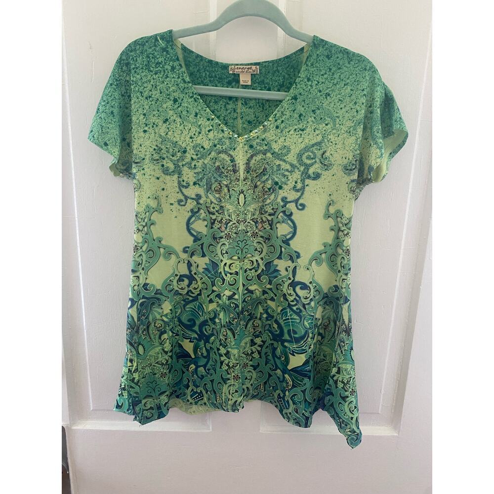 Women’s Energe S WorldWear Size Medium V-Neck Pullover